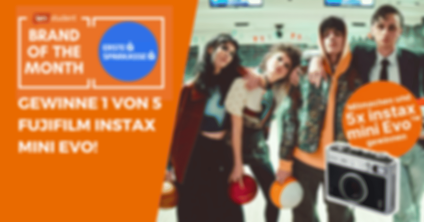 Gewinne 5x1 FUJIFILM instax mini Evo™ Sofortbildkamera inkl. Zubehör!