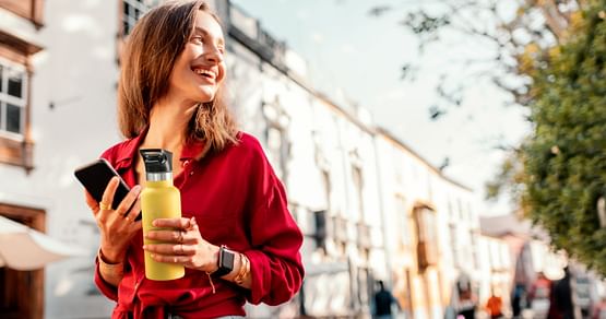 Die Testsieger-gekrönte Trinkflasche von bemaxx ist hochwertig, langlebig, sicher und hält deine Getränke für 24 Stunden kalt und 12 Stunden warm. Mit dem Knaller-Angebot gibts darauf 51% Nachlass + 25% Zusatzrabatt auf alles weitere inkl. SALE! 