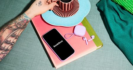 Die Hörbuch-App BookBeat bietet dir Zugang zu über 1 Million Büchern. Teste sie jetzt ausgiebig und genieße alle Hörbücher 70 Tage lang mit insgesamt 30 Hörstunden gratis. Danach gibts das Monatsabo statt 9,99€ für nur 4,99€/Monat!
