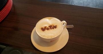 Gutschein im Café Votiv für 1+1 Cappuccino gratis