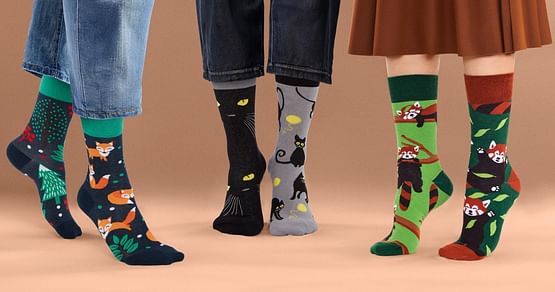 Bei Dedoles shoppst du jede Menge farbenfrohe Accessoires: Von Socken und Schuhe bis hin zu Unterwäsche, Badetücher und mehr mit vielfältigen und saisonalen Motiven. Bei uns gibts 20% Studentenrabatt auf alles - auch gültig auf SALE!