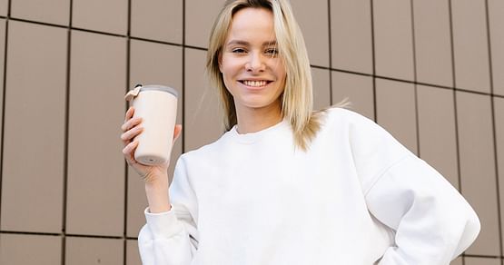 Stylisch, absolut dicht und mit persönlicher Gravur möglich: Die Trinkflaschen und Coffee to go-Becher von FLSK können sich echt sehen lassen! Unser Studentenrabatt aus dem aktuellen Gutscheinheft bringt dir jetzt -20% auf die Durstlöscher.
