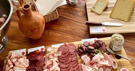 Alles, was Österreichs Wälder und Felder zu bieten haben, findest du im ISALOLA Genussladen in Wien. iamstudent PLUS Mitglieder sparen ab jetzt 10% bei jedem Einkauf im ISALOLA!