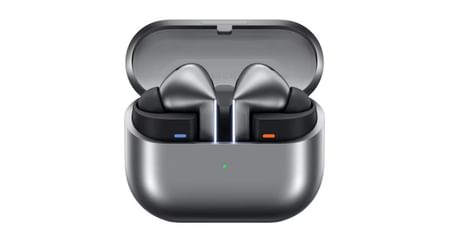 Hier gibt’s was auf die Ohren! Hol dir die neuesten Galaxy Buds – wie die Galaxy Buds3 Pro – jetzt mit starkem Studentenrabatt oder gratis Goodies. Perfekter Sound, smarter Style und noch mehr Technik-Highlights im Samsung Student Shop entdecken!