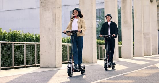 Perfekt, um rechtzeitig zur Vorlesung zu gelangen, die Stadt zu erkunden oder pünktlich beim Treffen mit deinen Freunden zu sein: Hol dir 10% Studentenrabatt auf alle E-Scooter wie etwa die Ninebot KickScooter, Ladegeräte und mehr bei Segway!