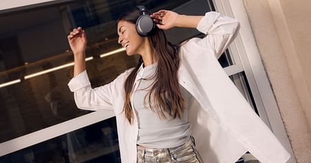 Mit Kopfhörern und Soundbars von Sennheiser ist vollendeter Musikgenuss garantiert, ganz egal, wo du gerade bist! Hol dir bis zu 30% Studentennachlass auf der speziellen iamstudent-Rabatteseite – megagünstig & so oft du willst! 