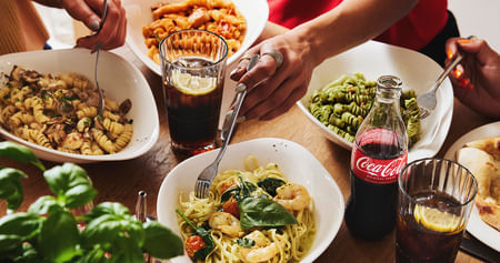Eat pasta, study fasta: Mit dem VAPIANO Student Deal wird Studieren gleich noch besser – und köstlicher! Erhalte jeden MO, MI und DO automatisch 15% Studentenrabatt auf dein Essen, ganz easy über die VAPIANO Lovers App! Gültig vor Ort und Take Away.