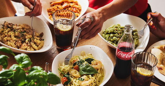 Eat pasta, study fasta: Mit dem VAPIANO Student Deal wird Studieren gleich noch besser – und köstlicher! Erhalte jeden MO, MI und DO automatisch 15% Studentenrabatt auf dein Essen, ganz easy über die VAPIANO Lovers App! Gültig vor Ort und Take Away.