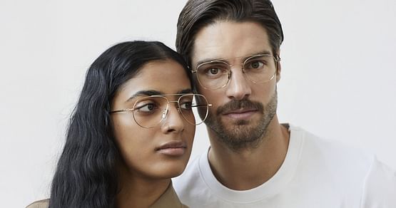 Entdecke Premium Eyewear in zeitlosem Schweizer Design. Gefertigt aus den besten Materialien der Welt. Zu einem fairen Preis. It