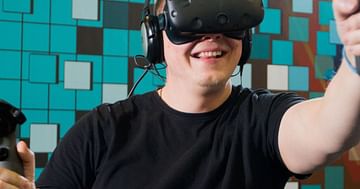 Brille auf, Virtual Reality an.